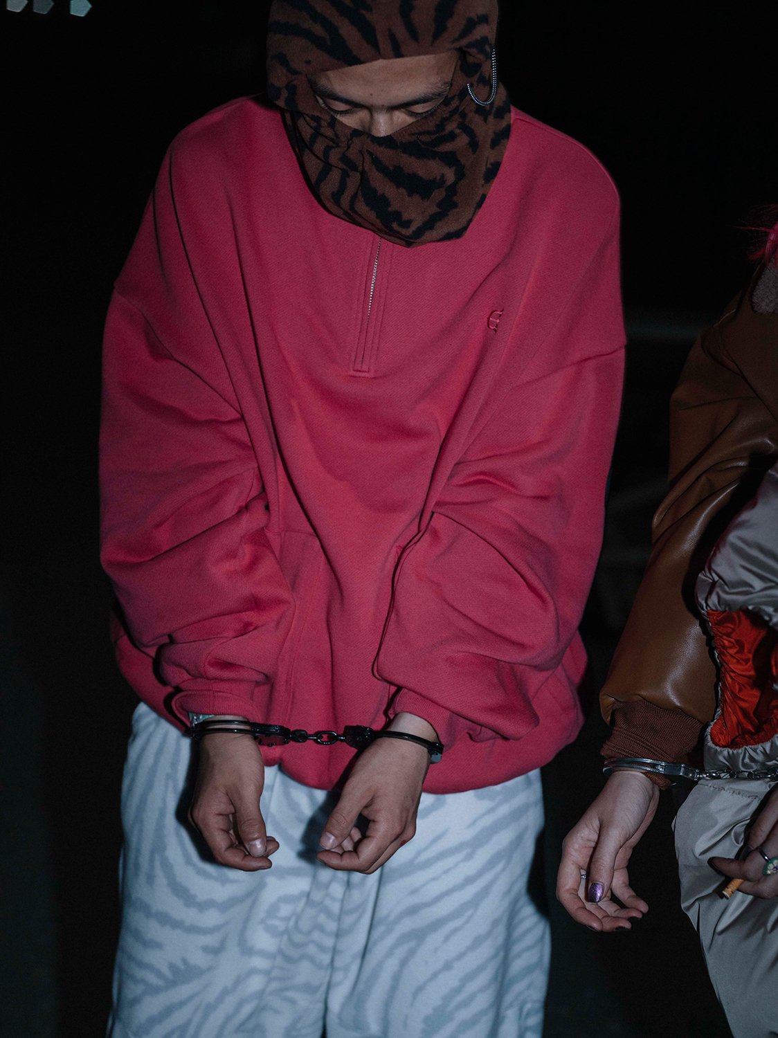 POCKET ZIP-UP SWEATSHIRT - BEIGE