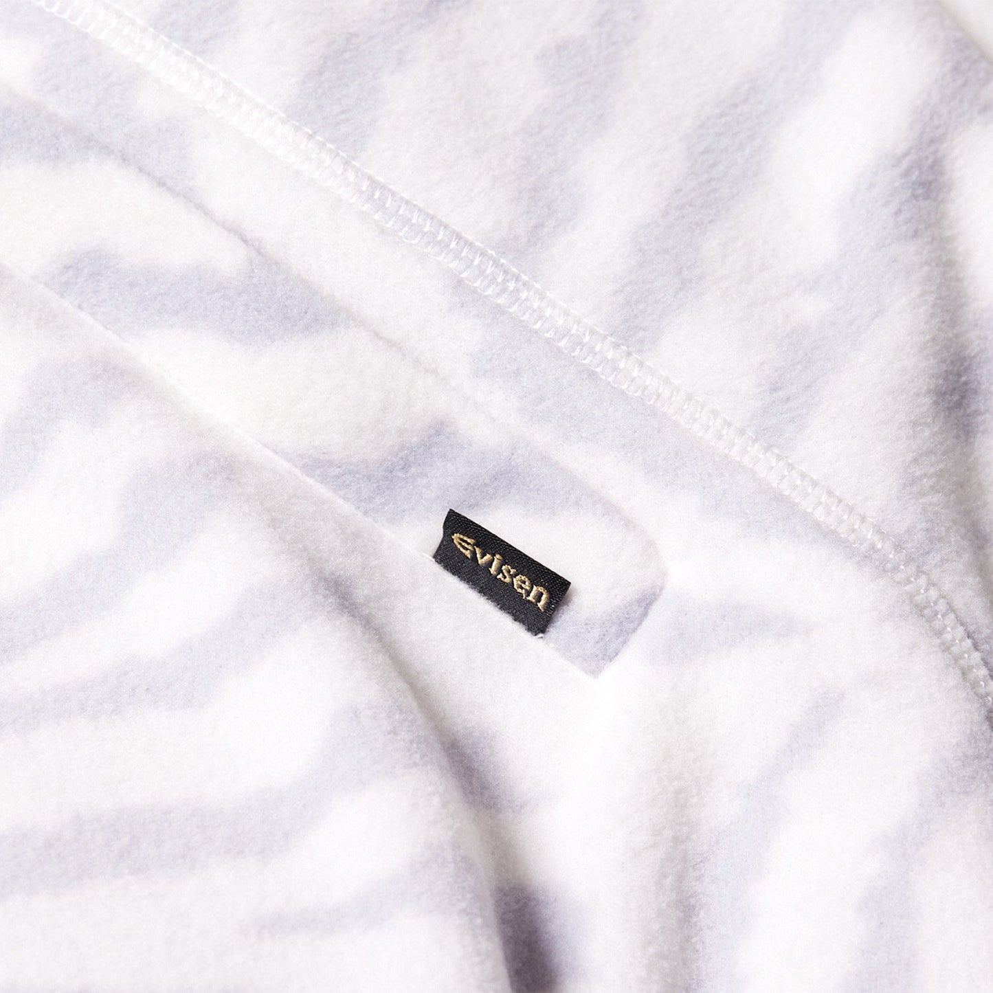 ZEBRA FLEECE CREW SWEATSHIRT - LIGHT BLUE