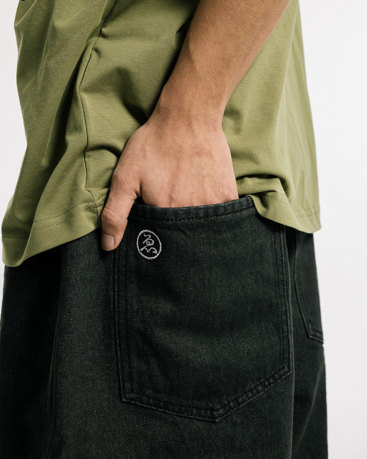 SUSHI DENIM SHORTS - LIGHT BLACK