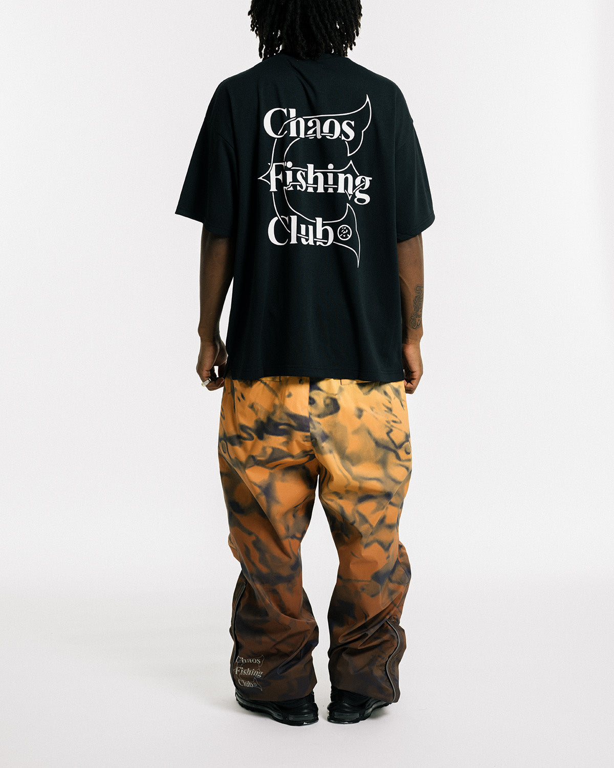 Evisen / Chaos Fishing Club DRY LOGO TEE - BLACK