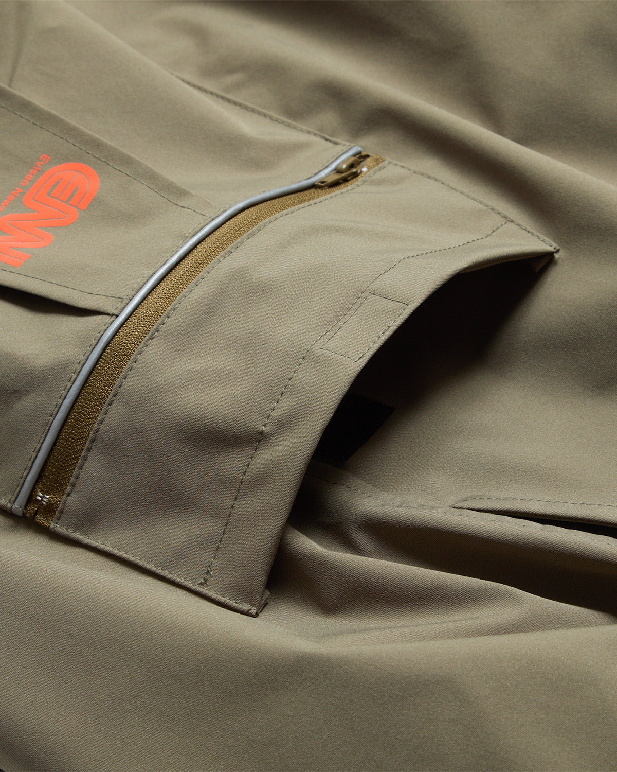 ENN SUMMER SHORTS - GREY