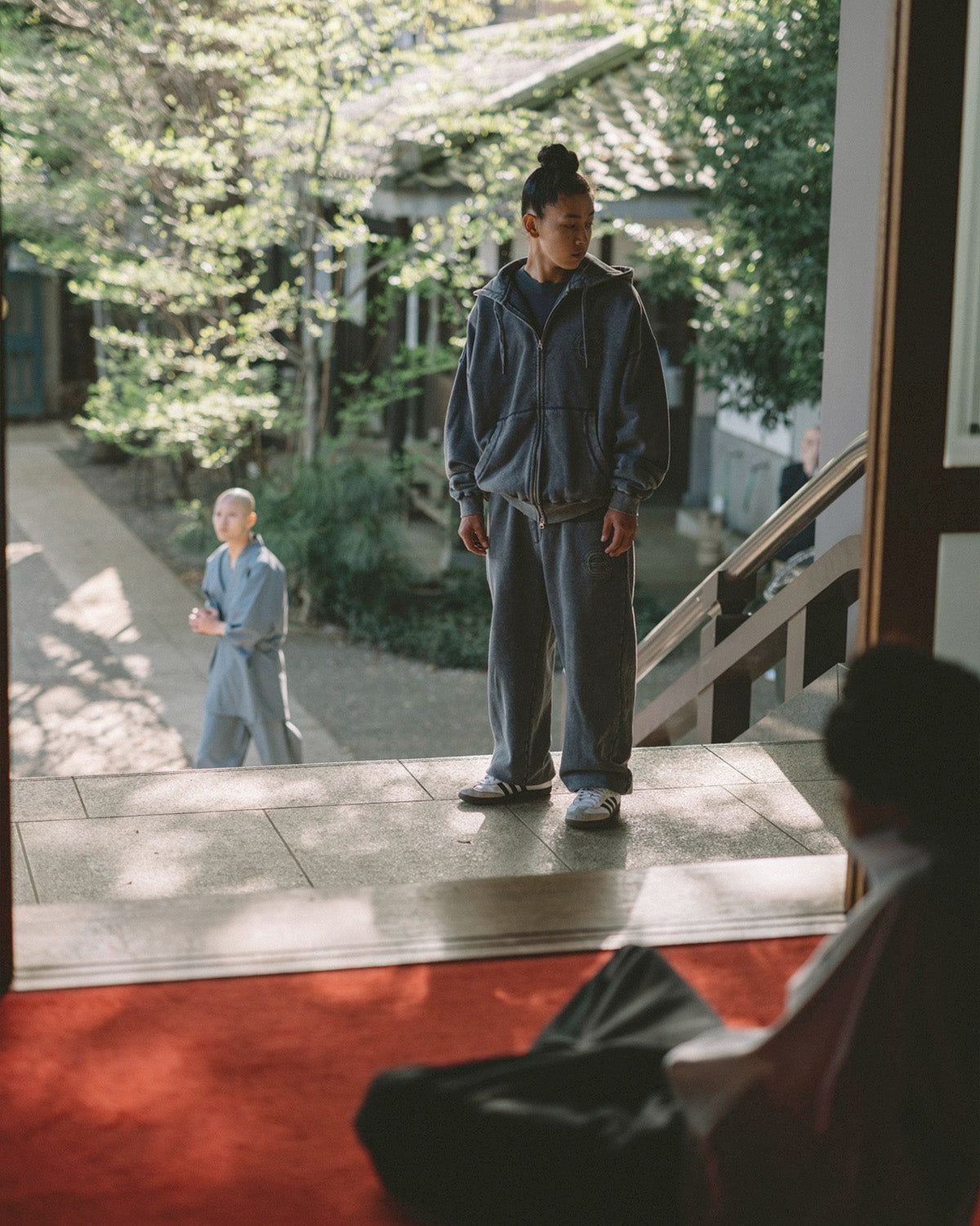 LOGO ZIP HOODIE - MOCHA