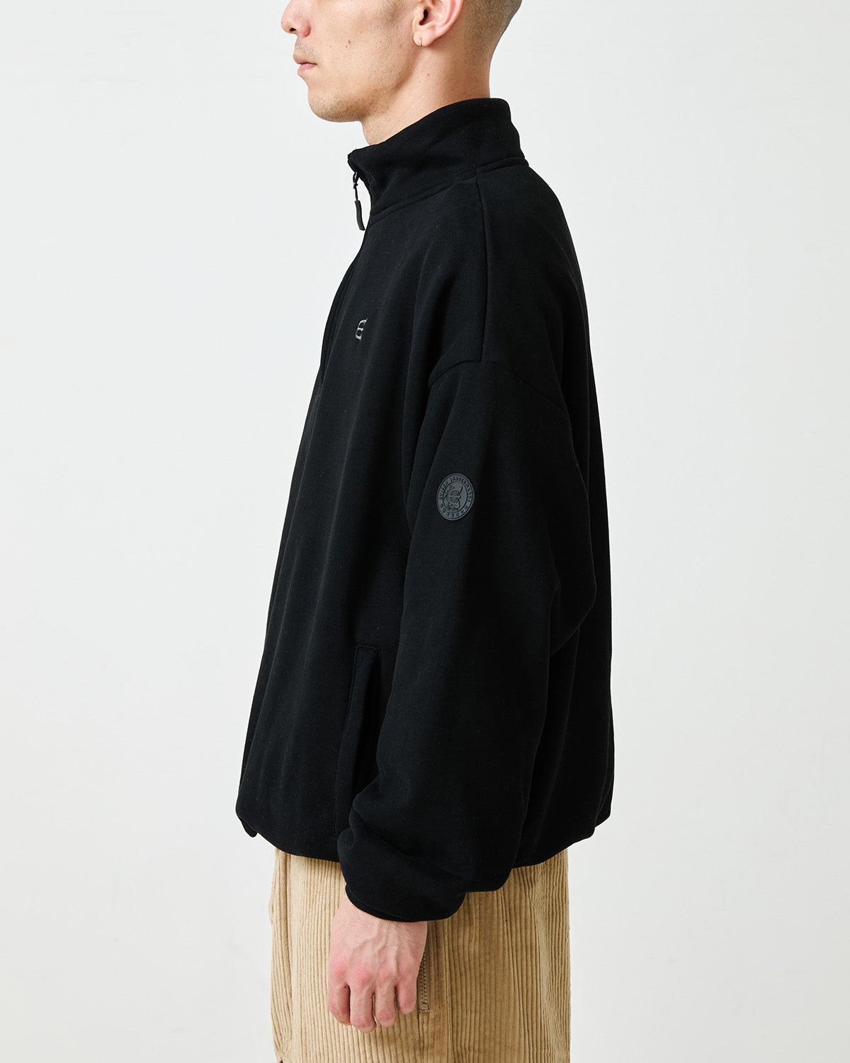 LOGO HALF ZIP SWEAT - BLACK