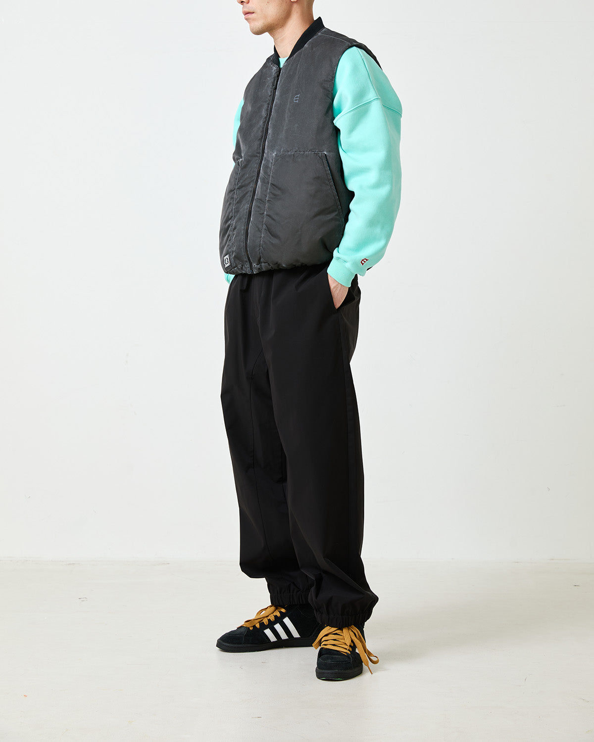 SMOKE VEST JACKET - BLACK