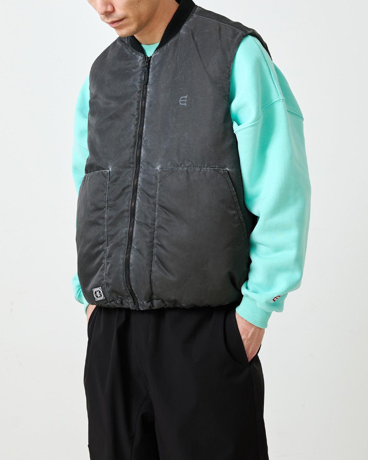 SMOKE VEST JACKET - BLACK