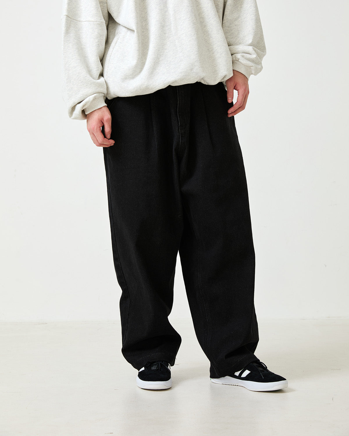 NIKOLA BAGGY DENIM - BLACK