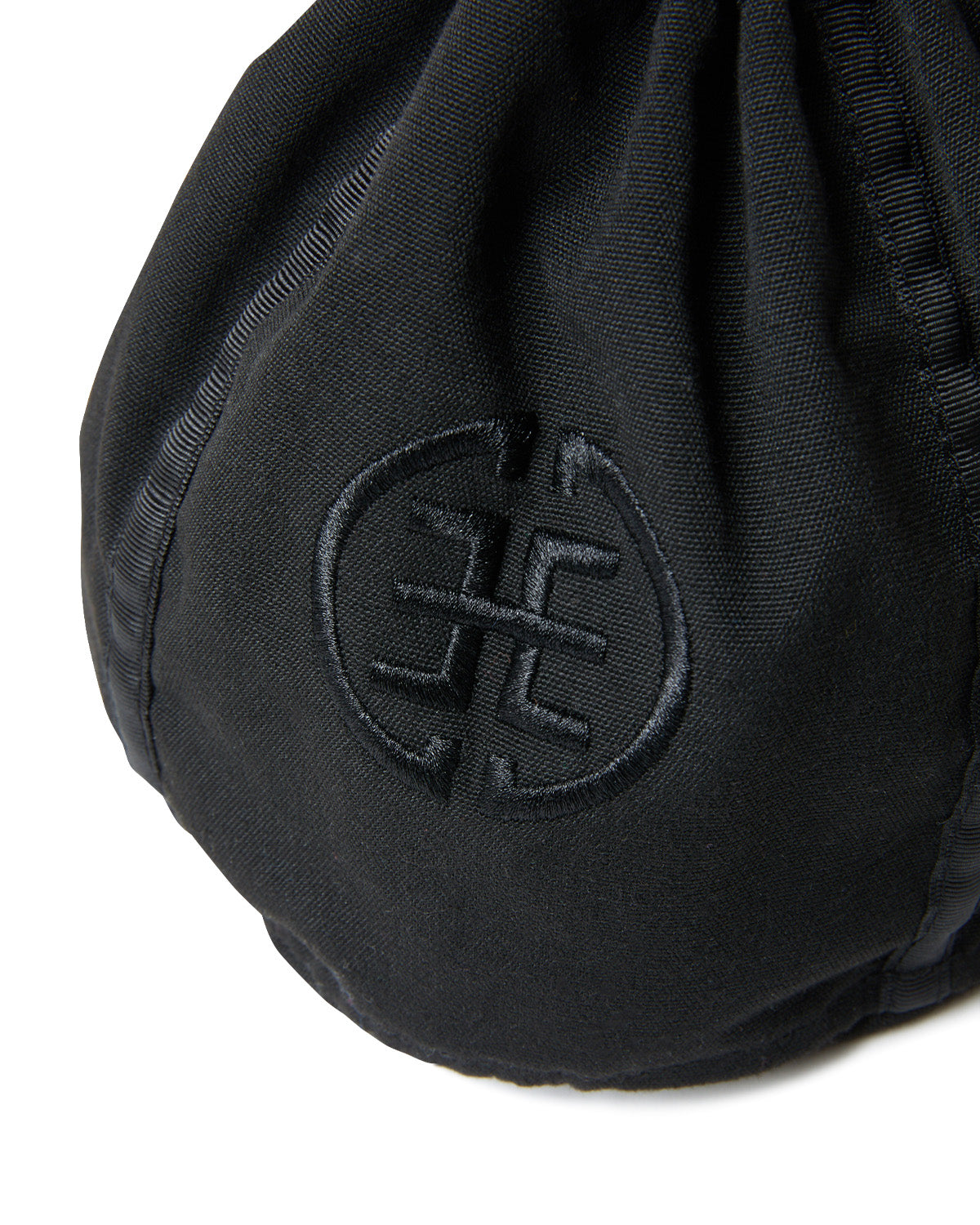 【美品】DELUXE x EVISEN ZEN 2019 black DELUXE x EVISEN PERSONAL EFFECTS BAG - BLACK – Evisen Skateboards
