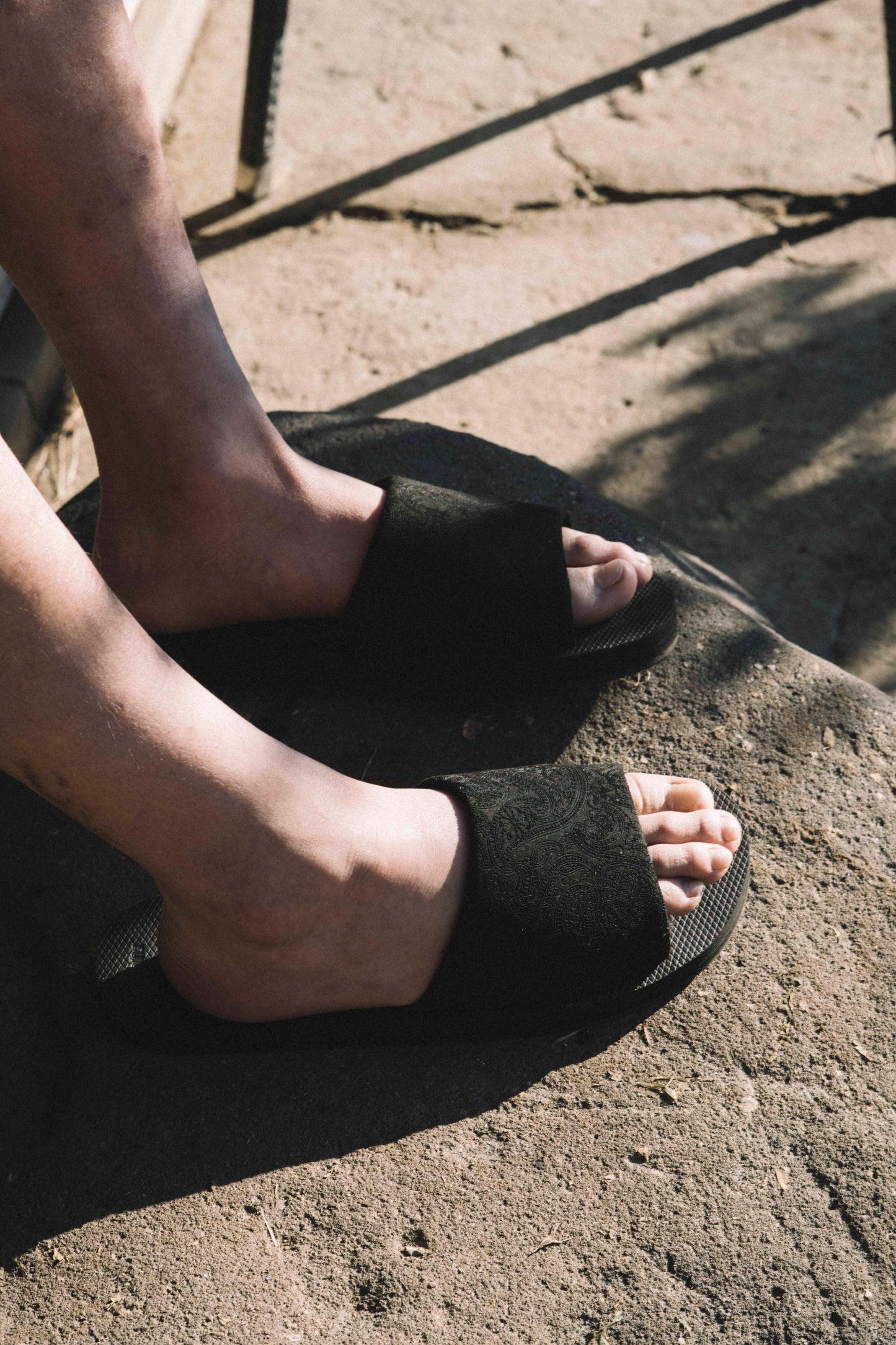 SUICOKE x EVISEN SLIDES - BLACK