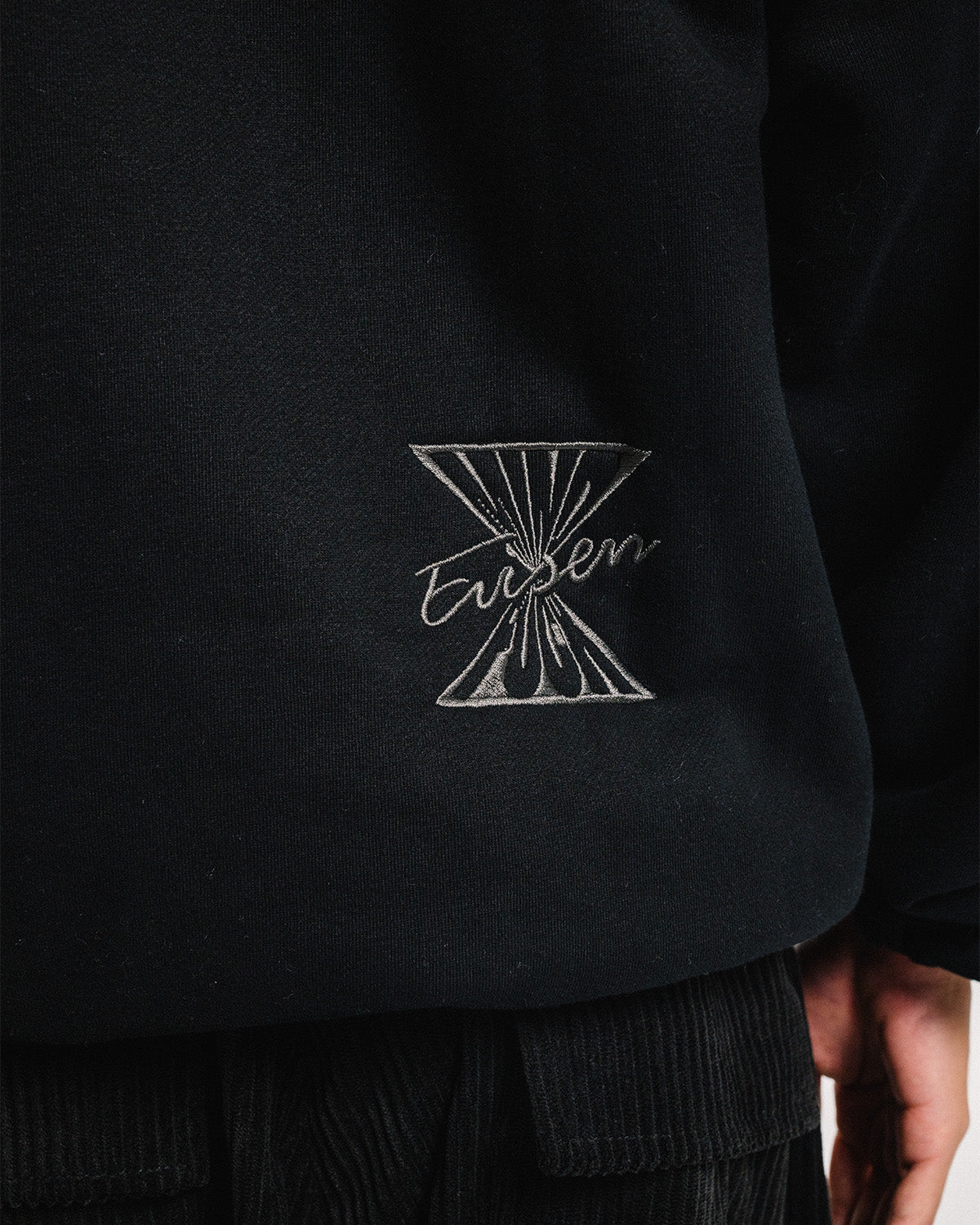 MIND LAND HALF ZIP SWEAT