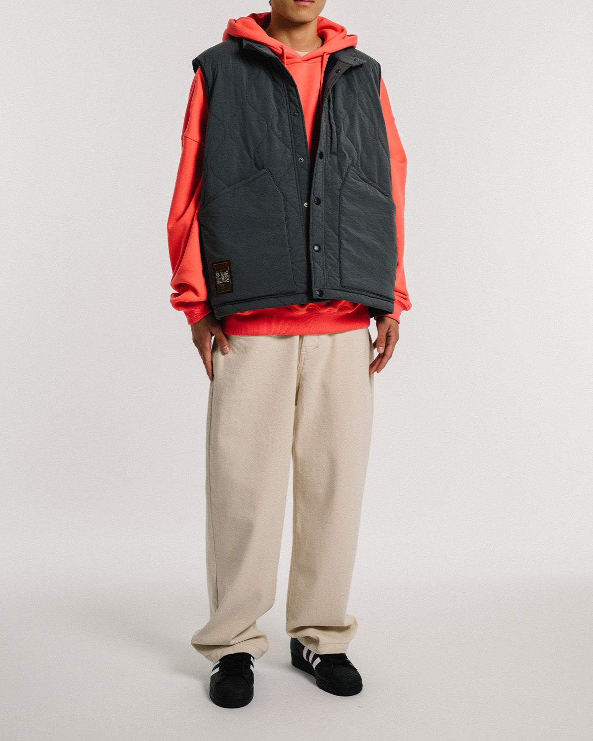 MIND LIGHT QUILTING VEST - CHARCOAL