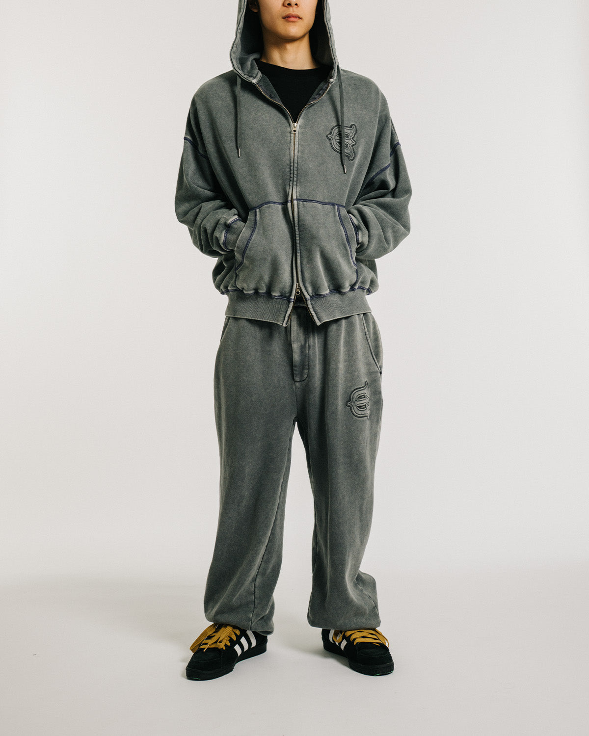 LOGO SWEAT PANTS - CHARCOAL