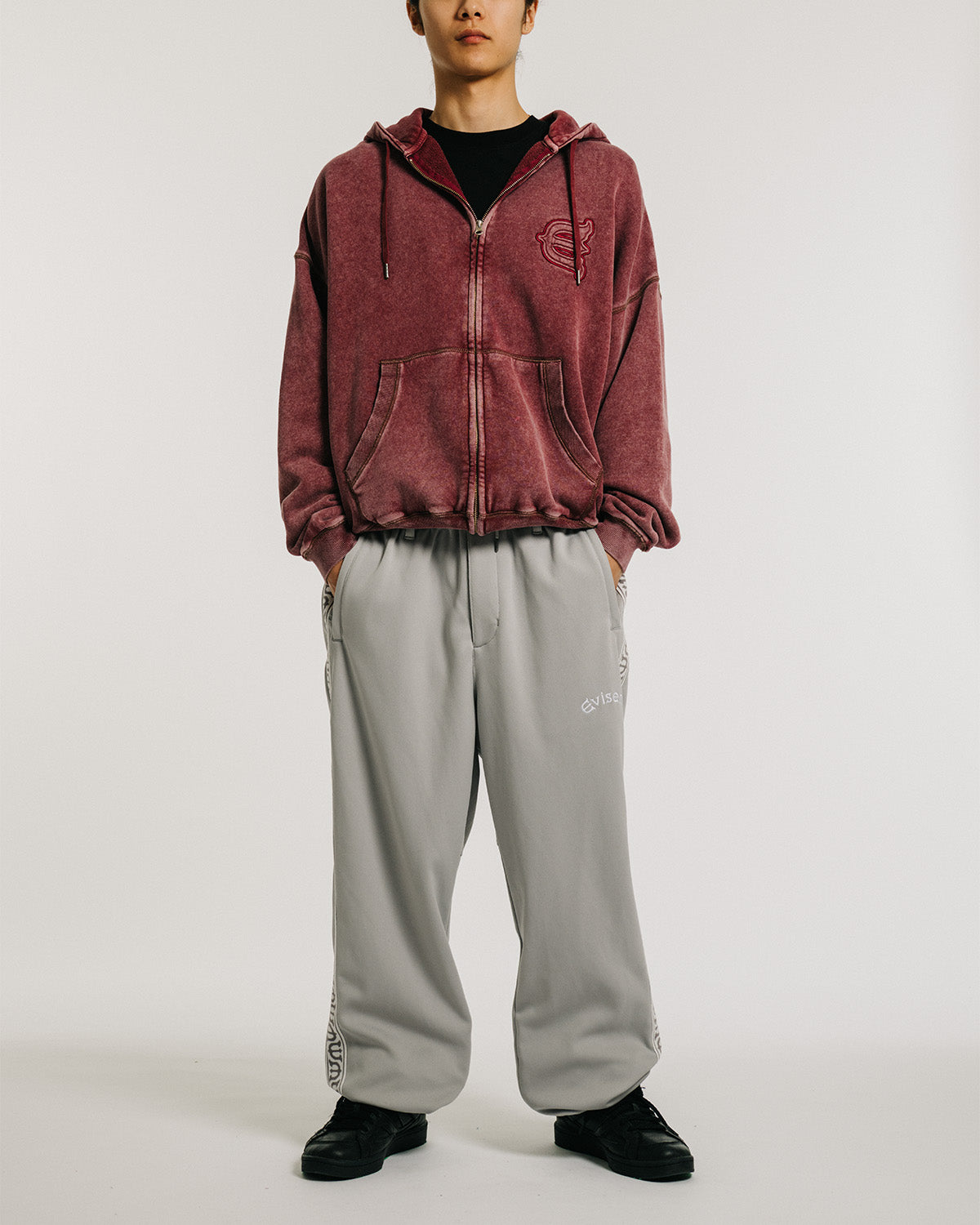 E LOGO TRACK PANTS - BLACK