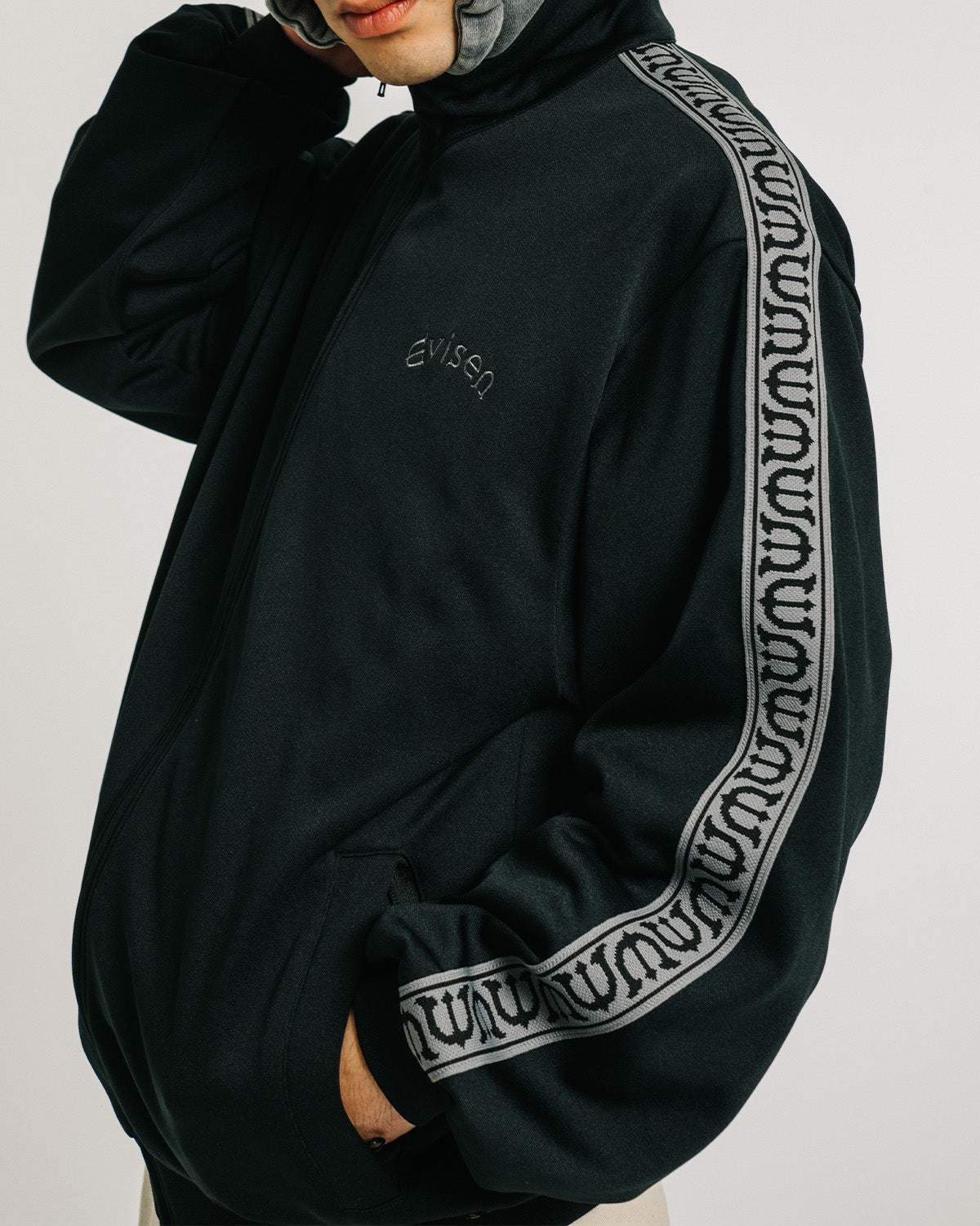 E LOGO TRACK JACKET - BLACK – Evisen Skateboards ゑ (エビセン