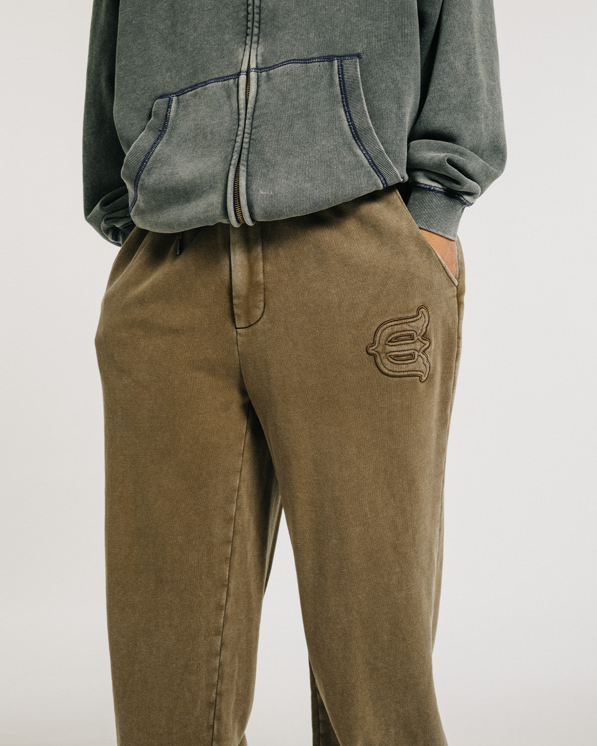 LOGO SWEAT PANTS - MOCHA