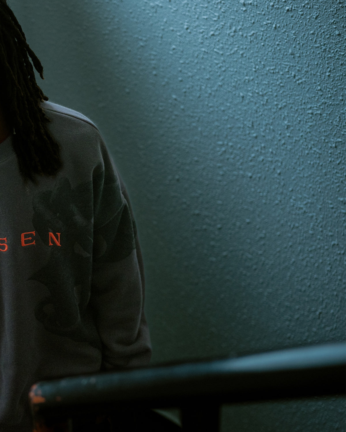 ANCHOR CREW SWEAT - CHARCOAL