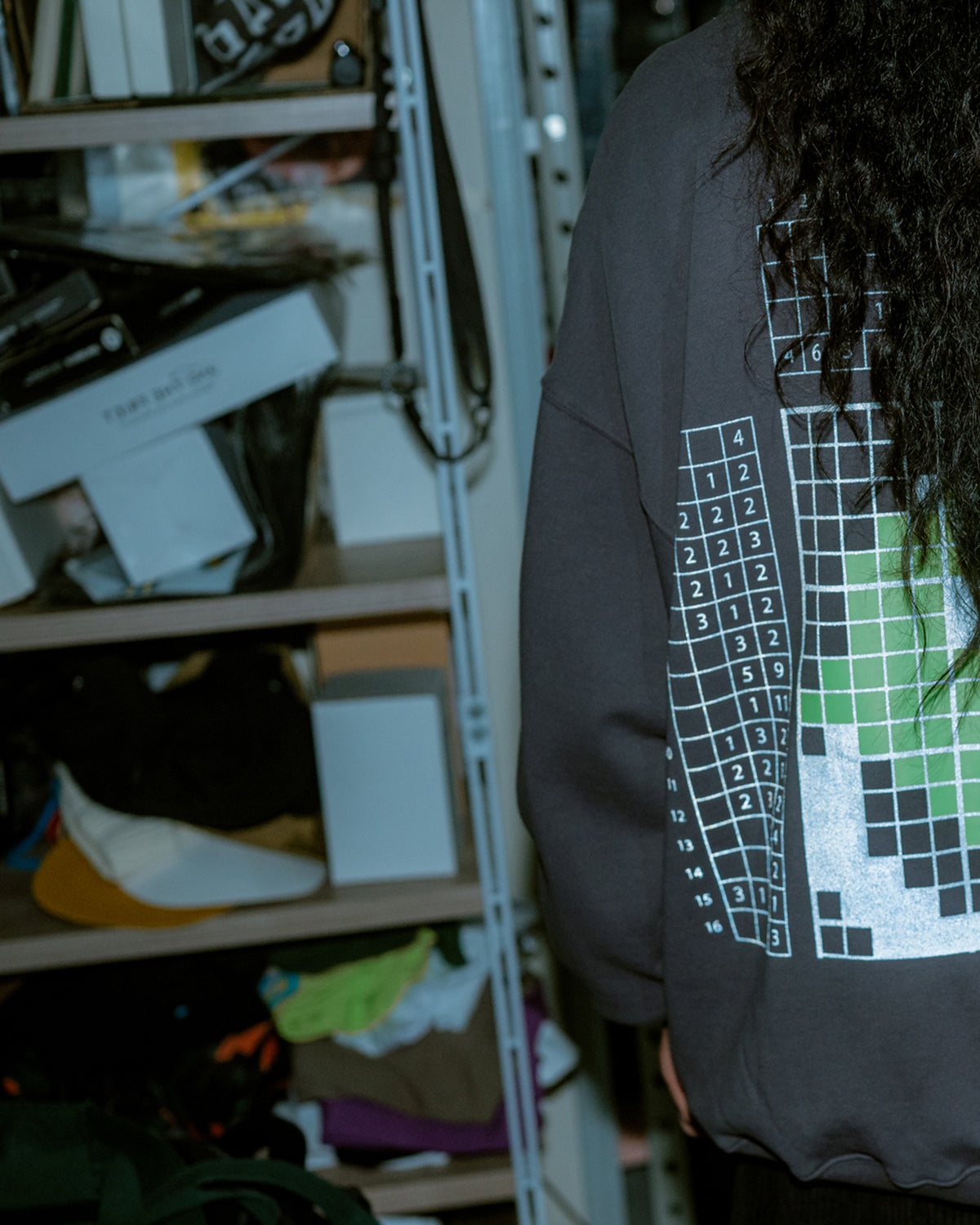 DOT CREW SWEAT - GREY
