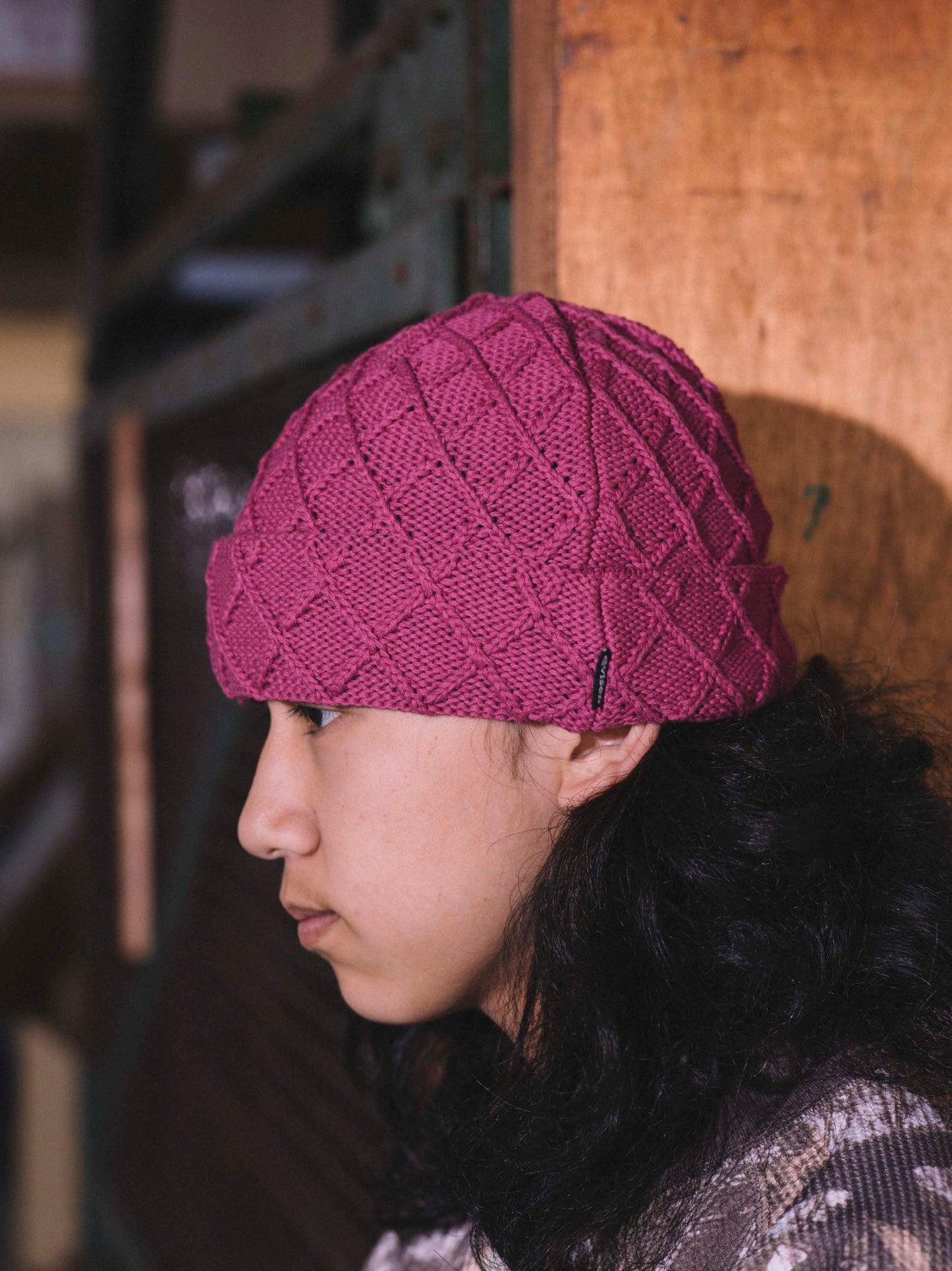 E LOGO BEANIE - MAGENTA