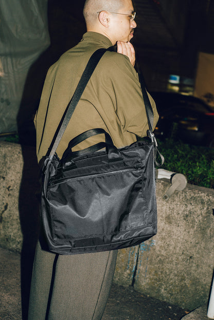 SKATE SHOULDER (TOTE) - BLACK