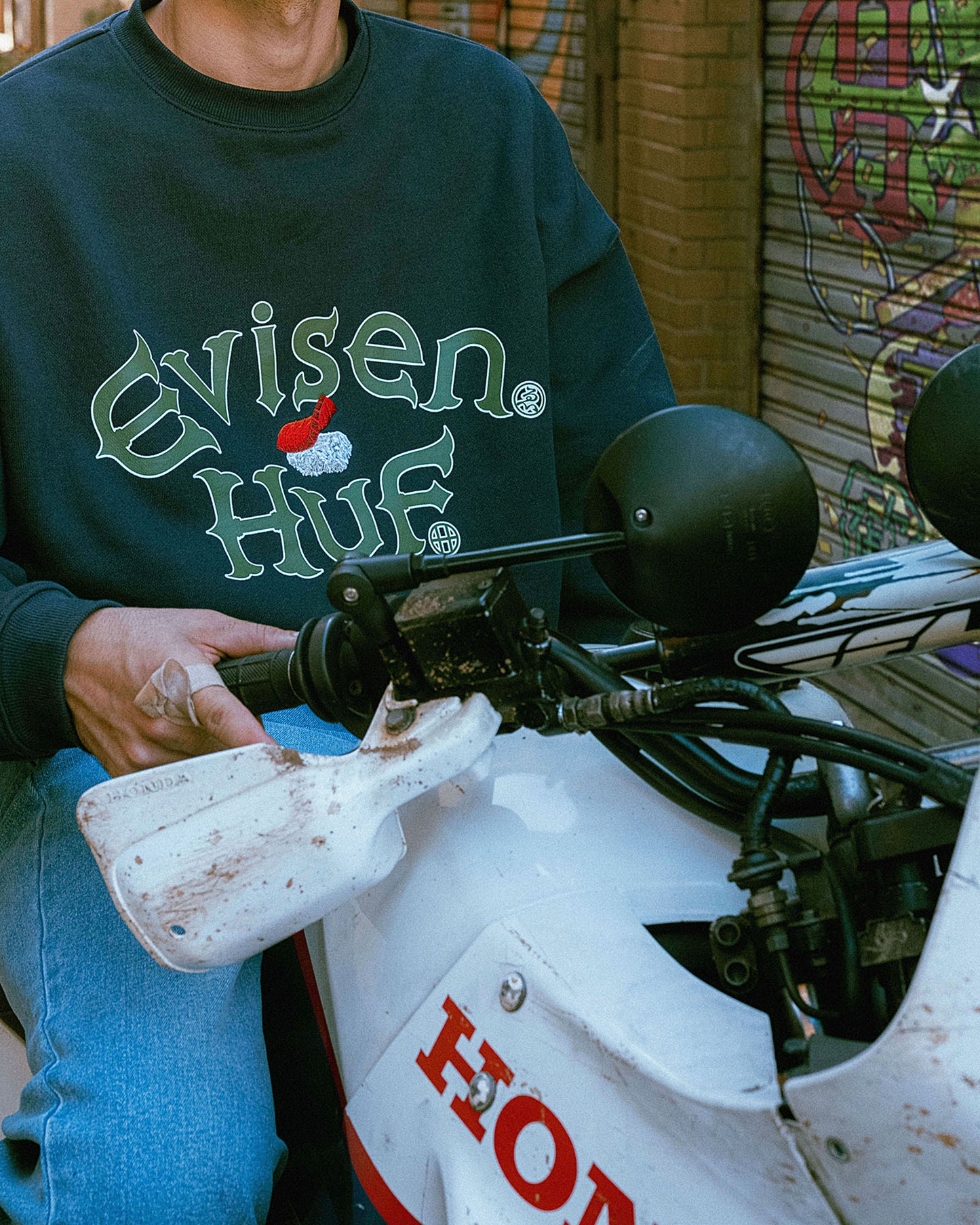 HUF x EVISEN SUSHI CREW FLEECE - ASH GREY